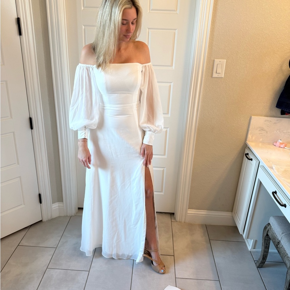 Chic Off-Shoulder Long Sleeve White Dress